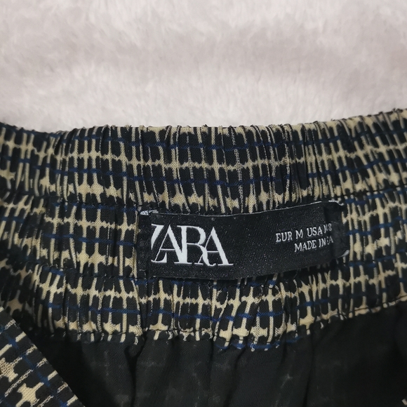 Zara Shorts - Picture 2 of 2